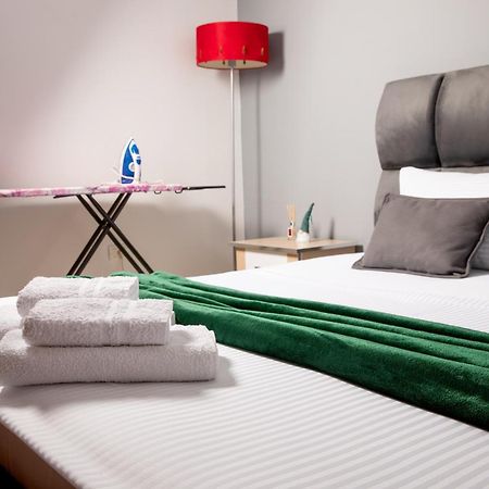 Maris Apartment Тирана Екстериор снимка