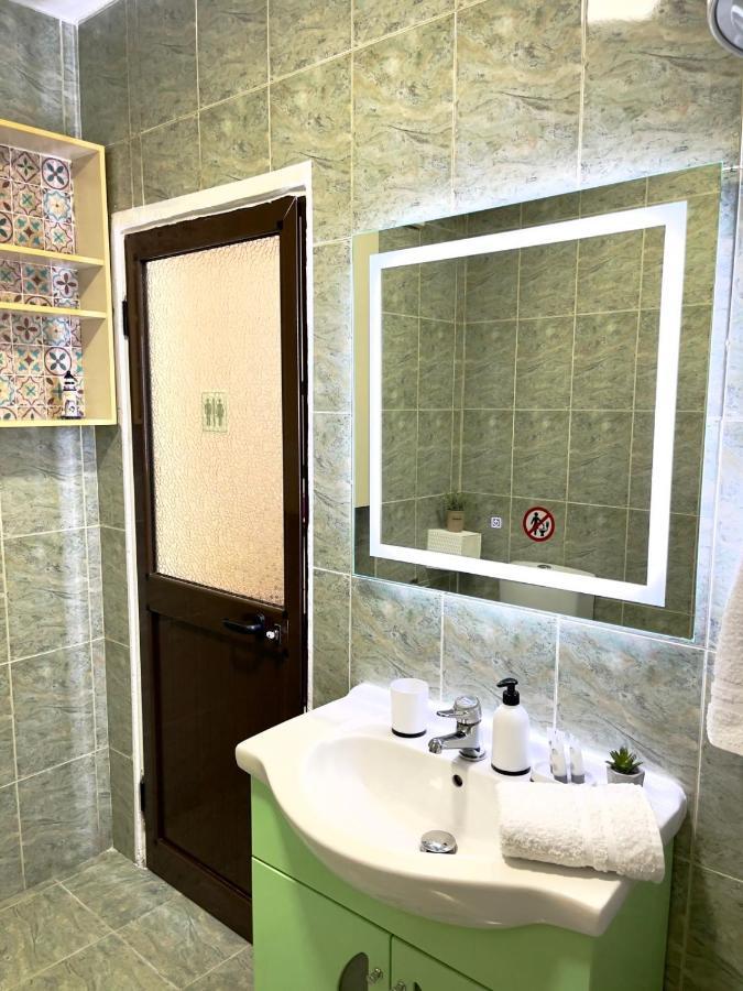 Maris Apartment Тирана Екстериор снимка