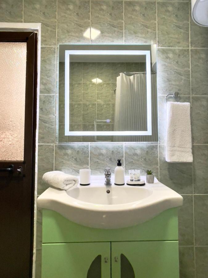 Maris Apartment Тирана Екстериор снимка