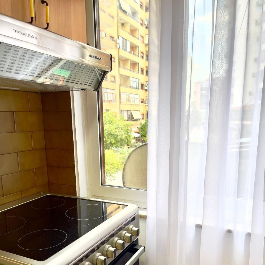 Maris Apartment Тирана Екстериор снимка