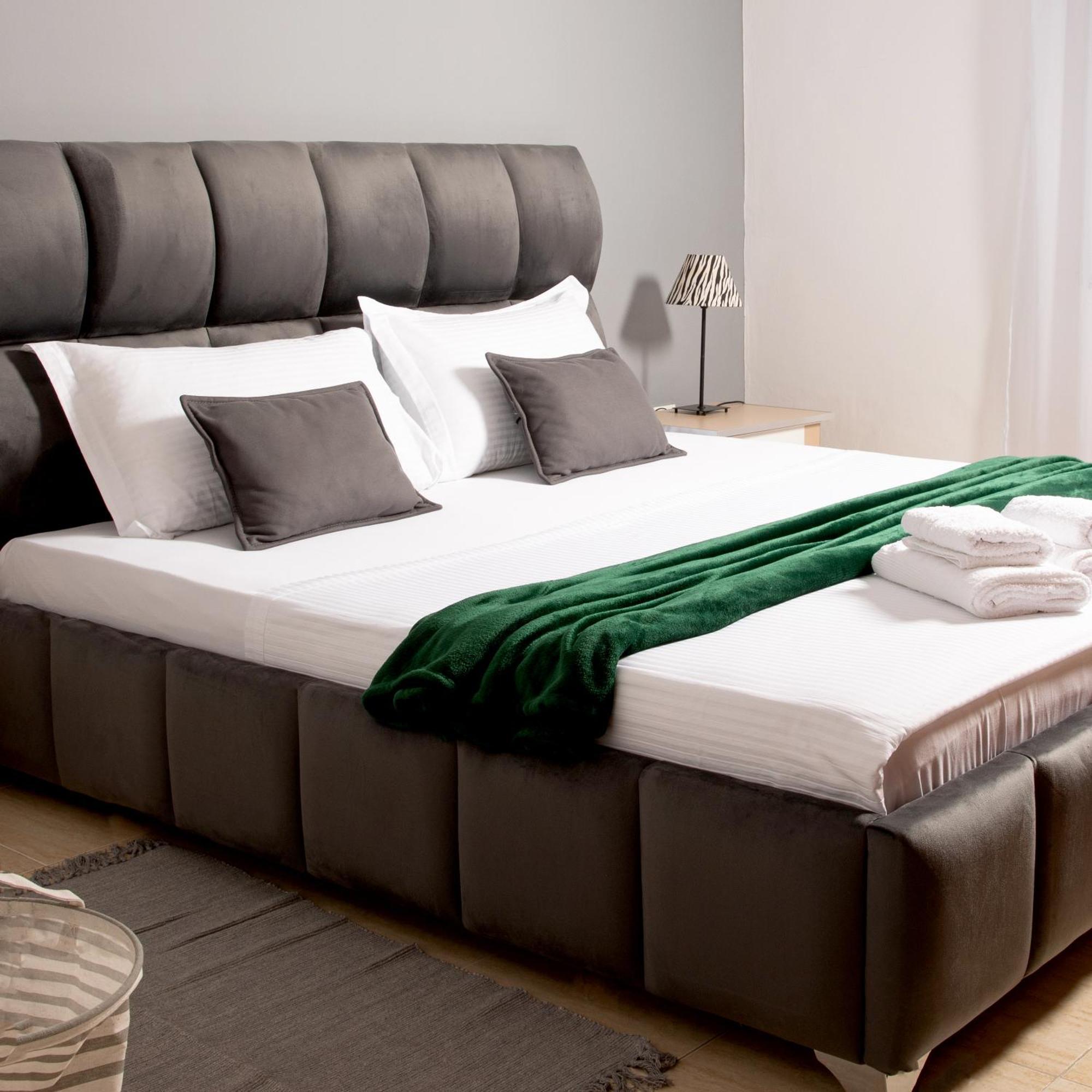 Maris Apartment Тирана Екстериор снимка