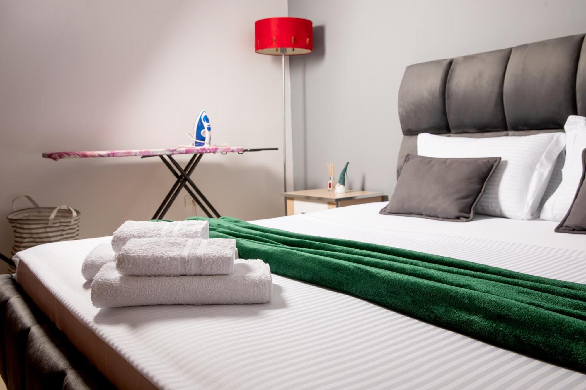 Maris Apartment Тирана Екстериор снимка