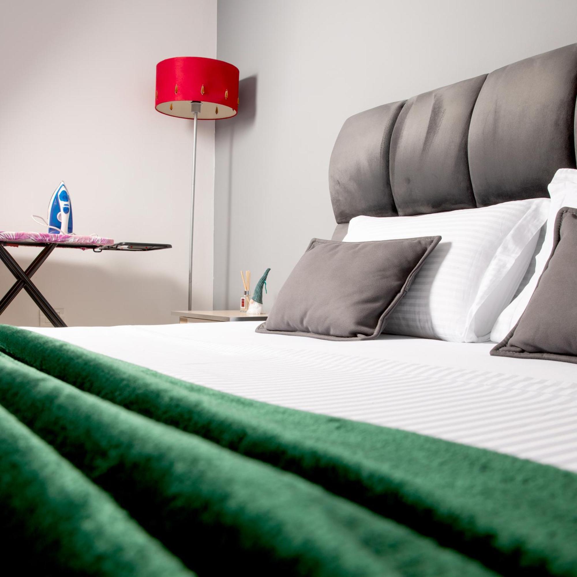 Maris Apartment Тирана Екстериор снимка