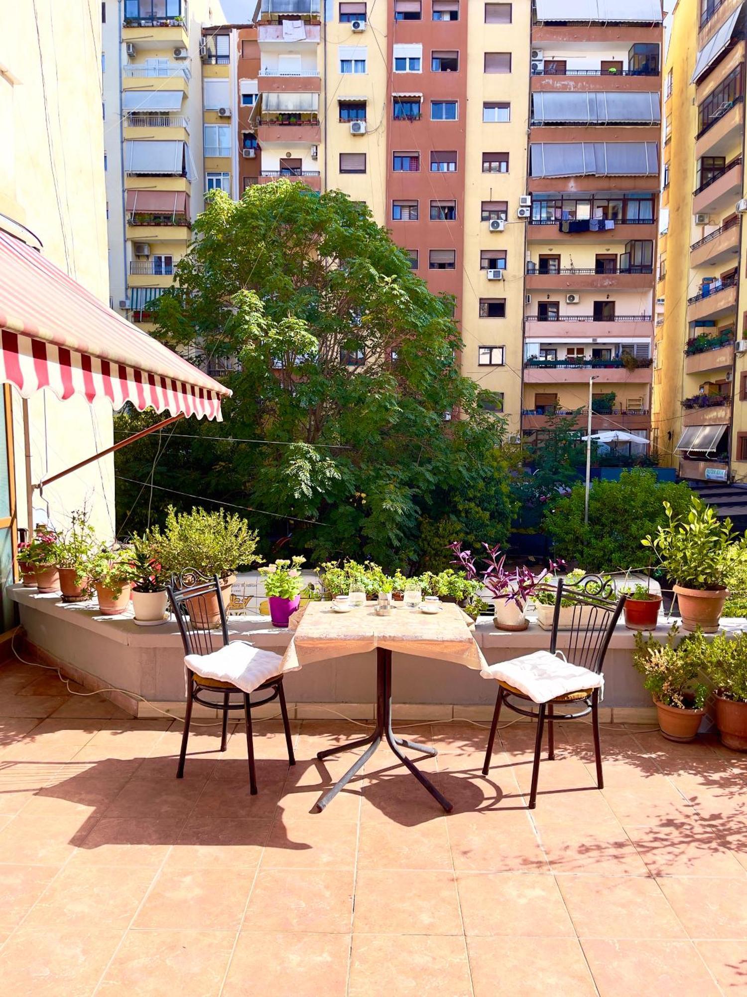 Maris Apartment Тирана Екстериор снимка