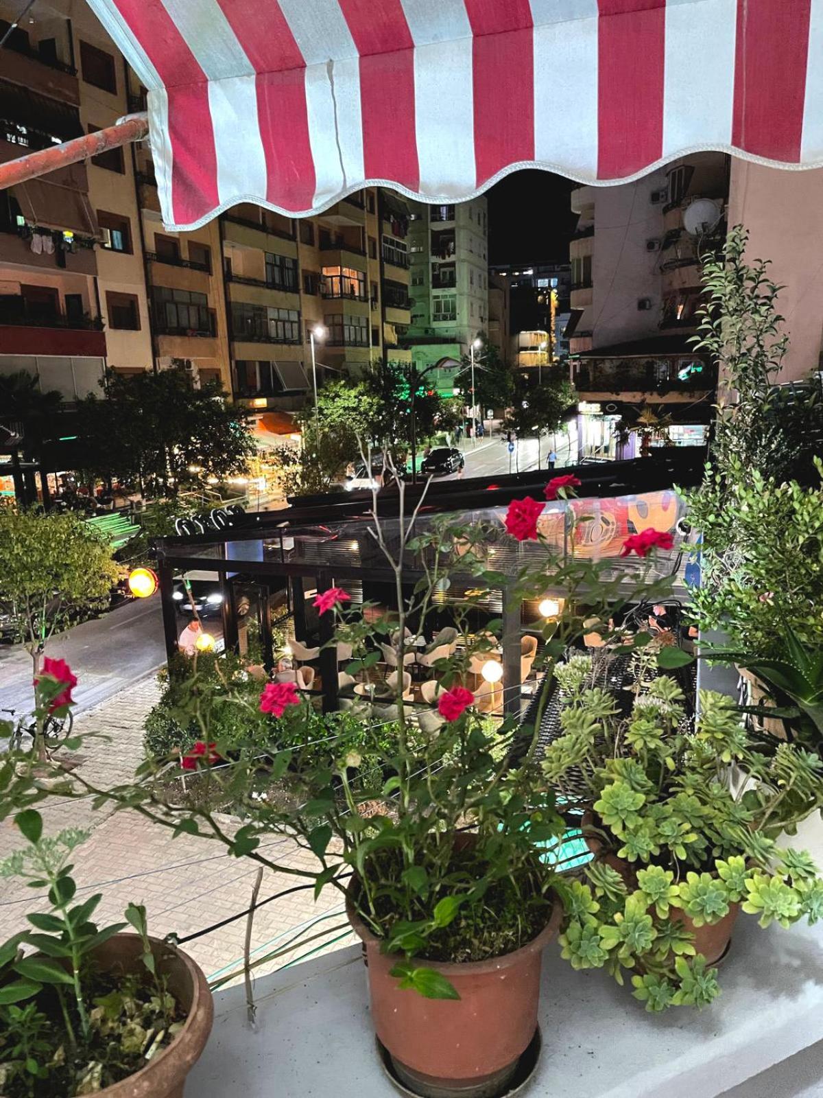 Maris Apartment Тирана Екстериор снимка
